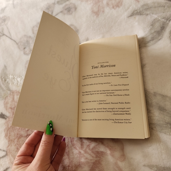 The Bluest Eye by Toni Morrison Book - Picture 3 of 4